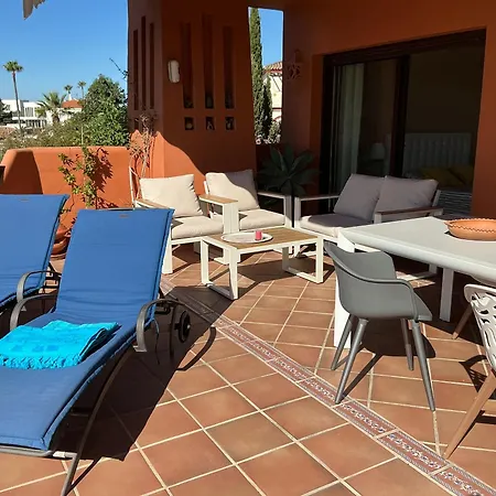 Residencia Martina 아파트 에스테포나